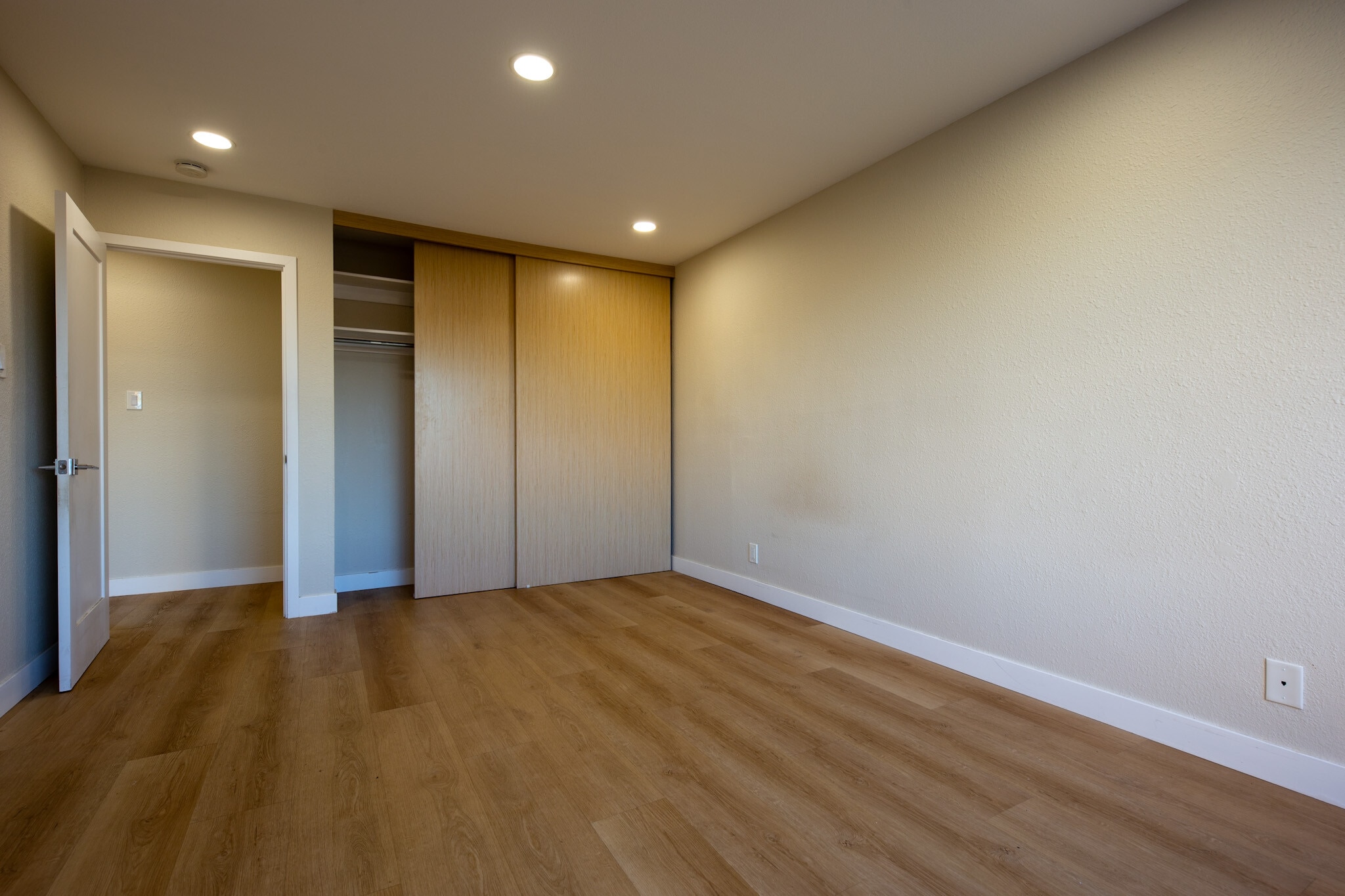 Building Photo - 3320 Judah St