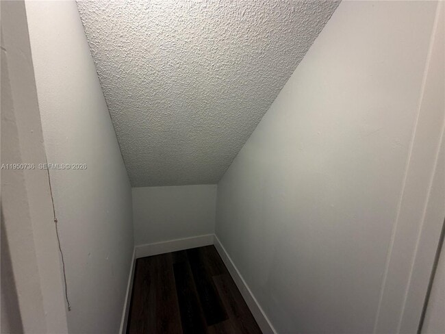 Building Photo - 300 Gardens Dr