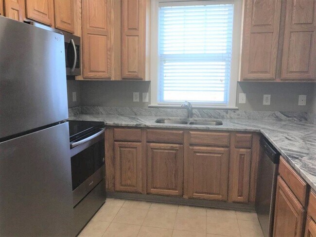 Building Photo - SHADY GROVES