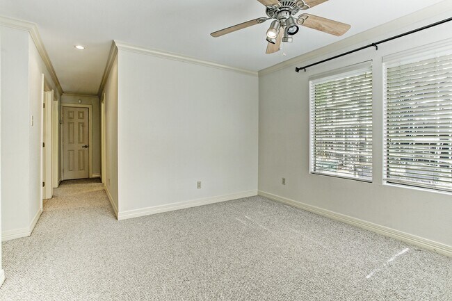 Building Photo - 6310 Arnot St