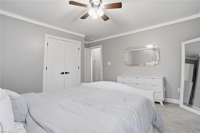 Building Photo - 1859 Parkview Ave