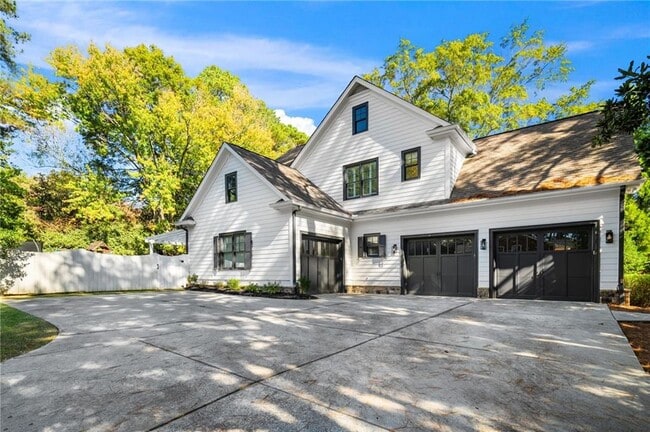 Building Photo - 4715 Westfield Dr NE