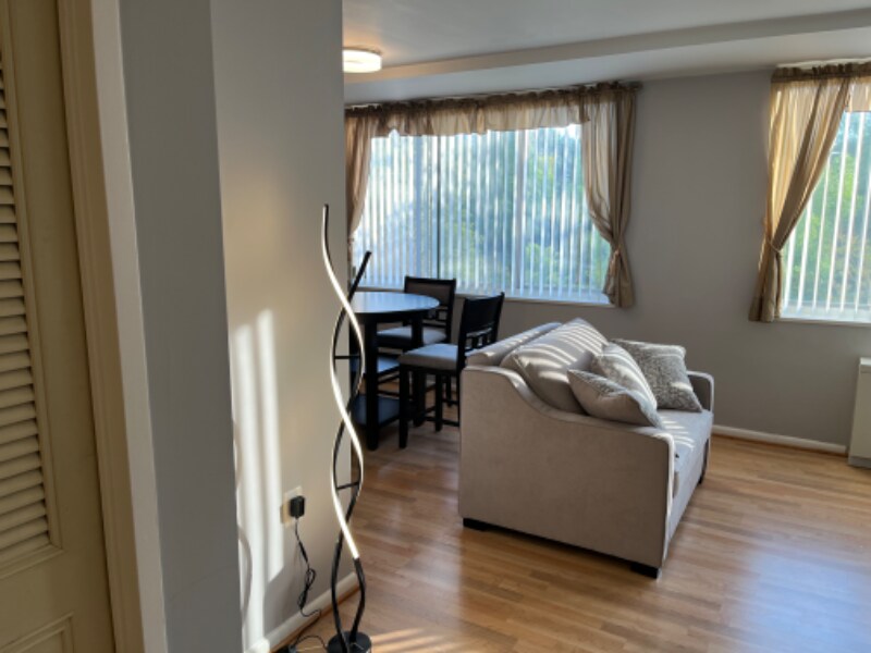 Building Photo - 10500 Rockville Pike