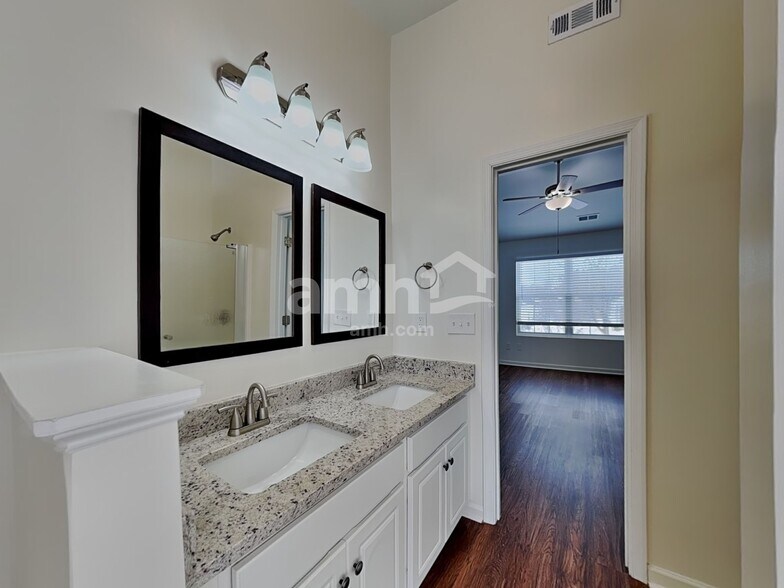 Building Photo - 1825 Beeson Park Ln