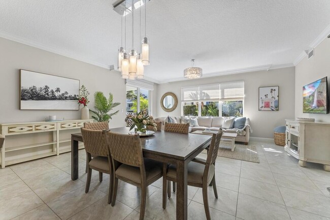 Building Photo - 315 Bay Colony Dr N