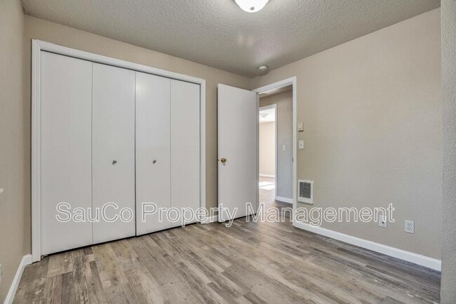 Building Photo - 2423 NW 3rd Ave