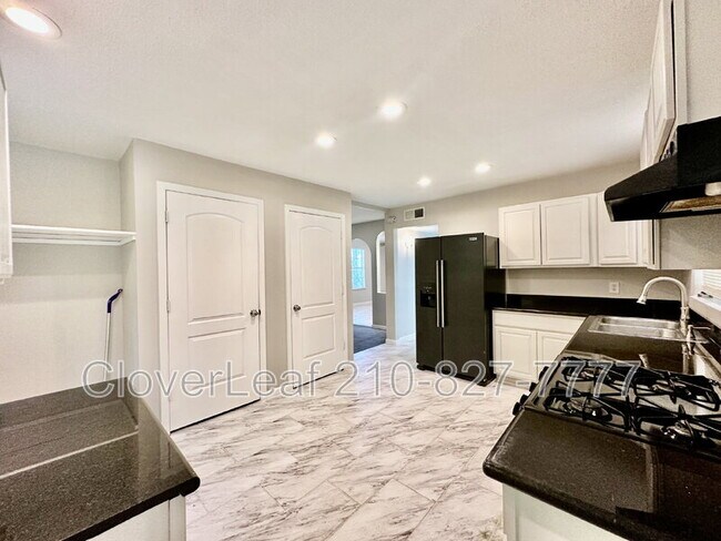 Building Photo - 214 Basswood Dr