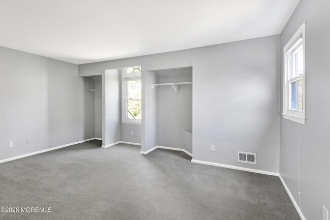 Building Photo - 6 Stowe Ct