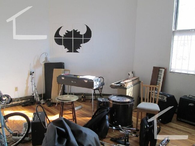 Building Photo - Nice 2 bed in South End