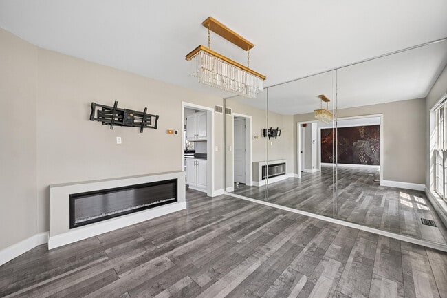 Building Photo - 3947 Buckhill Dr