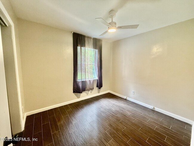 Building Photo - 1175 Woodruff Ave