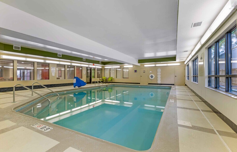 Building Photo - Furnished Studio-Findlay - Tiffin Avenue