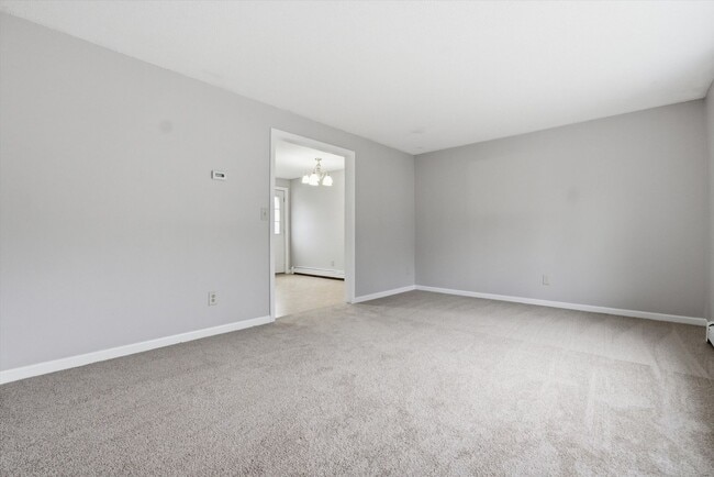 Building Photo - 888-890 Belmont Street