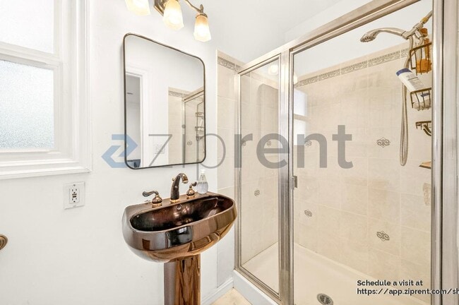 Building Photo - 138 N Hamel Dr