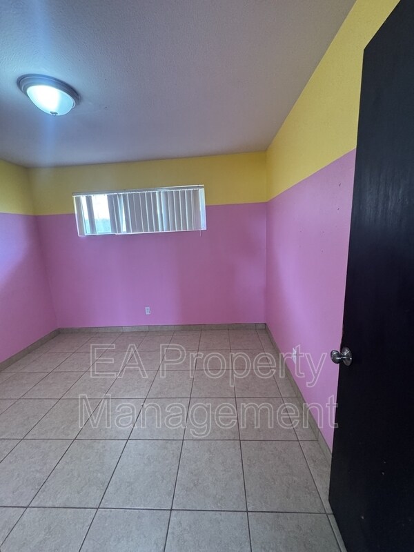 Building Photo - 7013 Trumbull Ave SE