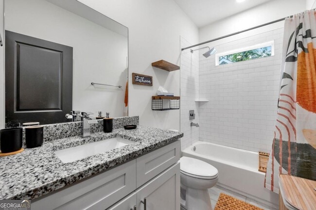 Building Photo - 1096 Wedgewood Dr NW
