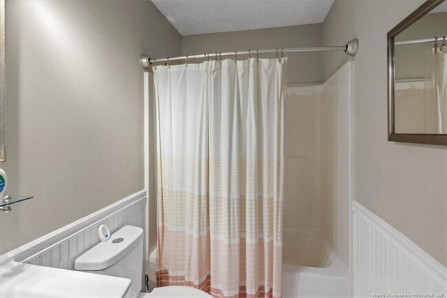 Building Photo - 421 Cityview Ln