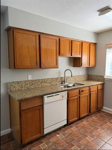 Building Photo - 1606 Dove Dr