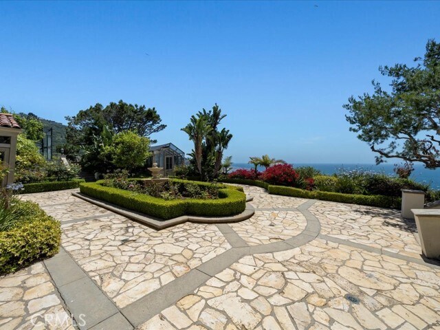 Building Photo - 709 Paseo Del Mar