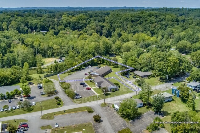 Building Photo - 305 Grady Rd