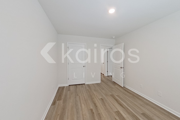 Building Photo - 133 Overstreet Way