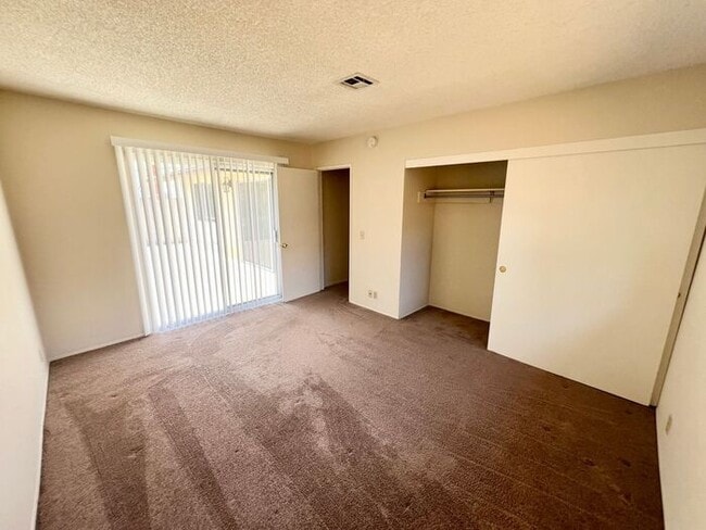 Building Photo - Welcome to your new home in the heart of Pacific Beach!