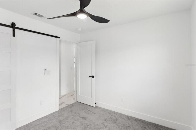 Building Photo - 5424 Loma Vista Dr E