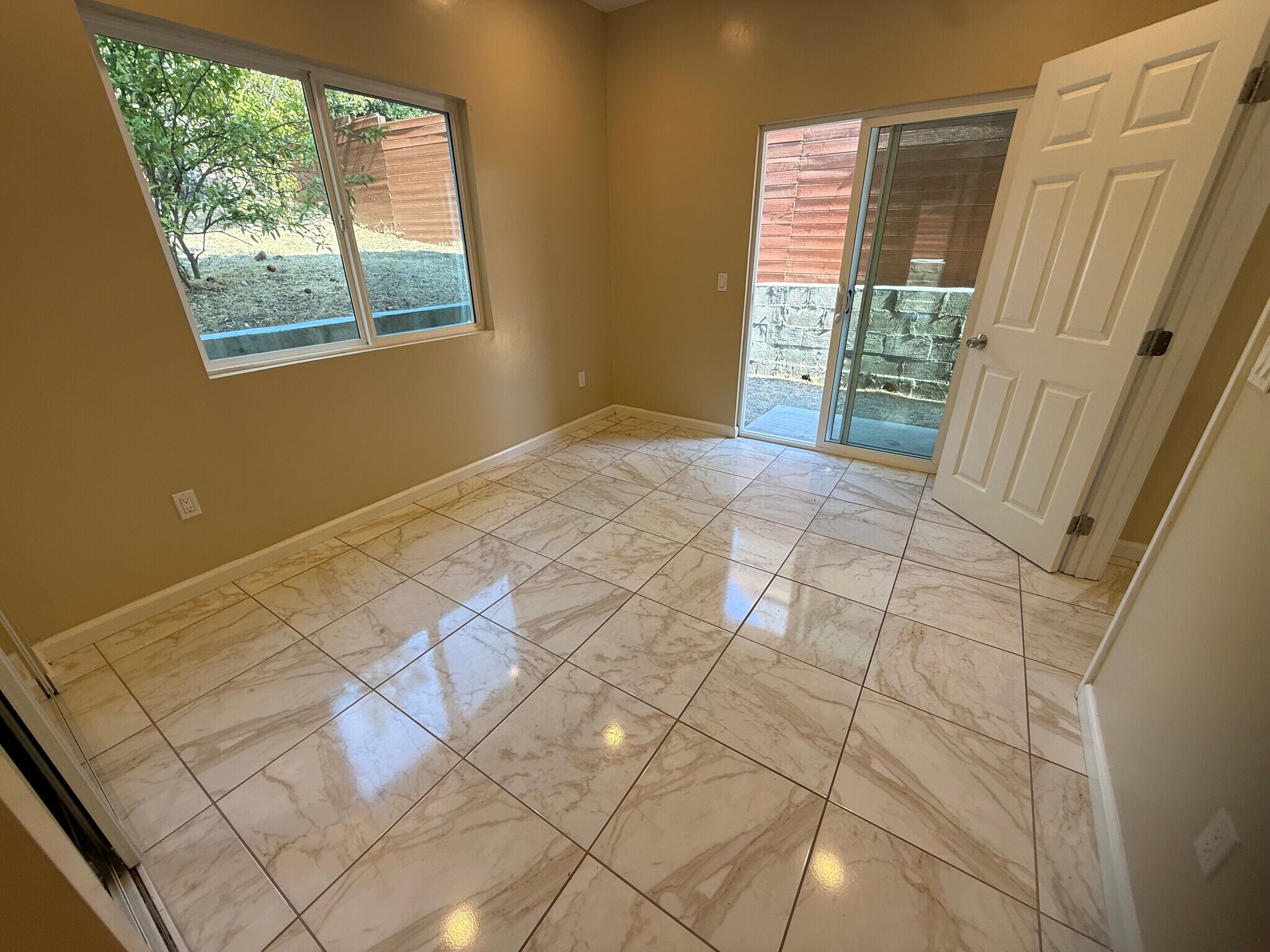 Building Photo - 4932 Campanile Dr