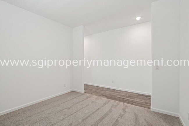 Building Photo - 18259 La Senda Dr W