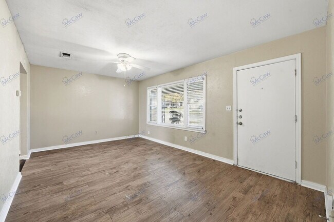 Building Photo - 208 Westfork Dr