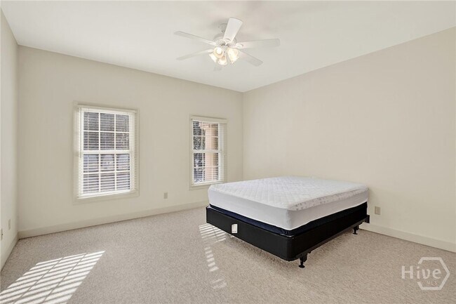 Building Photo - 2 Wakefield Pl