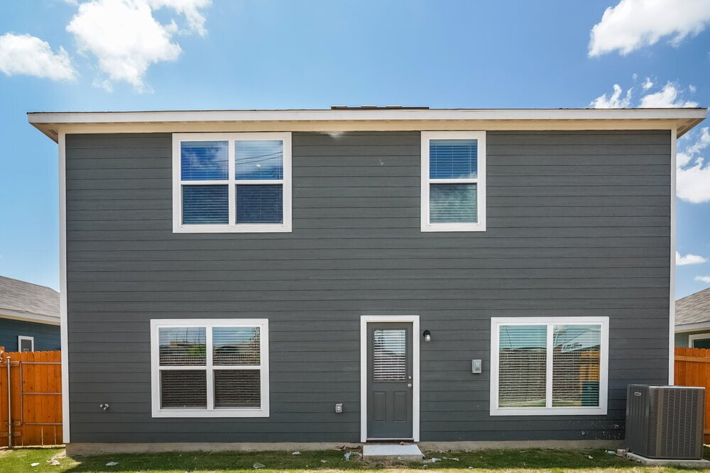 Building Photo - 1545 Harvester Dr