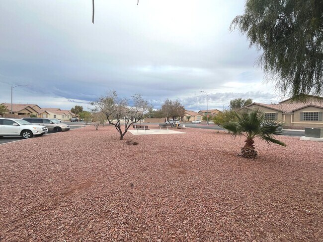 Building Photo - 1847 sq ft, 2 story, 4 Bedroom, 2 1/2 bath, 2 Car Garage home in the Vibrant city of Las Vegas.