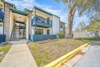 Building Photo - 2299 Scenic Hwy