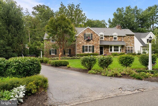 Building Photo - 507 Meadowbrook Cir