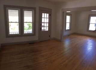 Building Photo - 549 S Washington St