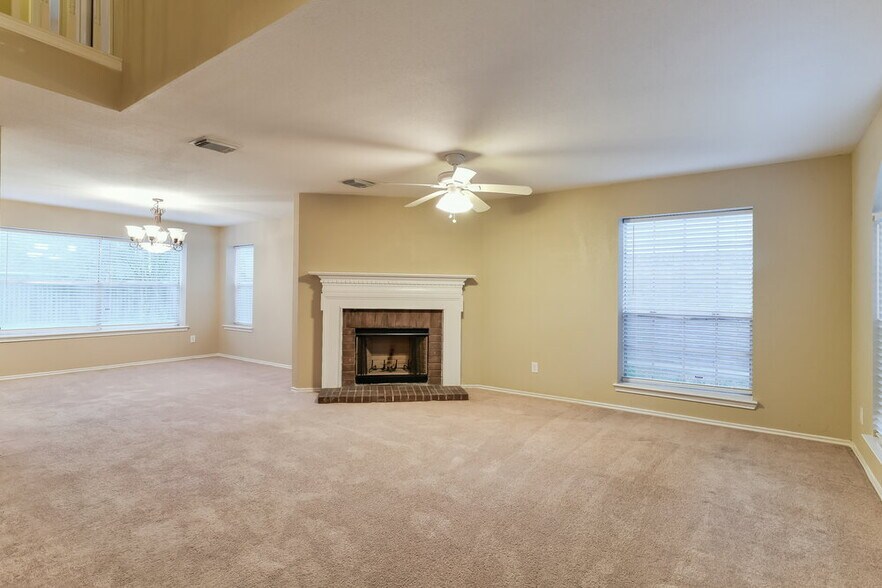 Building Photo - 16821 Kettle Creek Dr