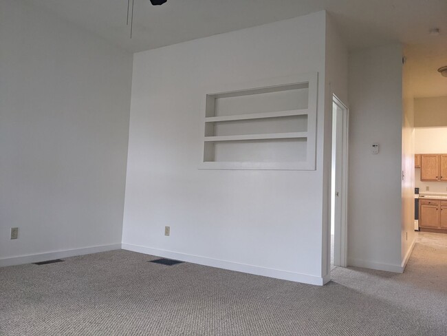 Building Photo - 802 Cottage St