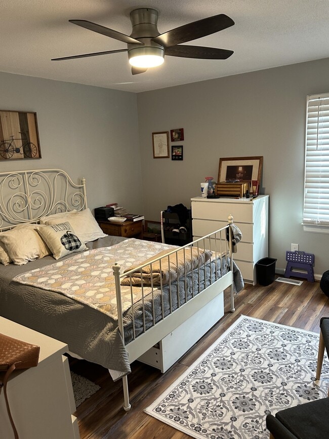 Building Photo - 303 St John Rd