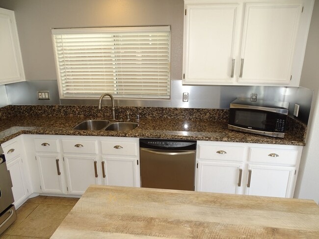 Building Photo - 3 Bedroom Home In The Heart Of Summerlin