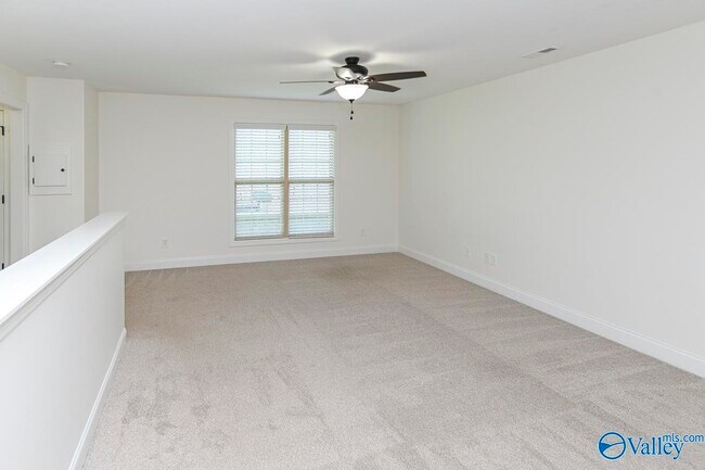 Building Photo - 161 Huntsmen Lane