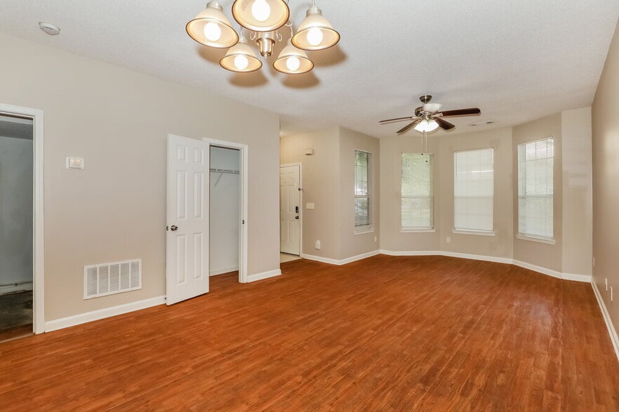 Building Photo - 2497 Brianna Dr