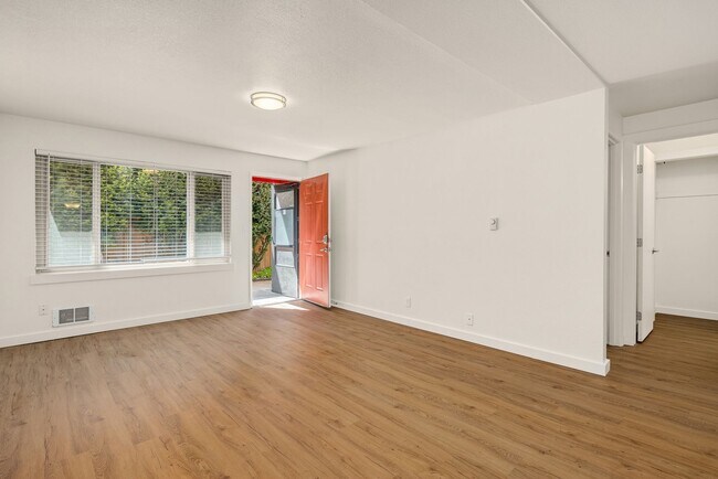 Building Photo - NEW, HIGH-END RENOVATED  1 bed / 1 bath at the Lydia in Ballard! In-Unit Laundry! 2 WEEKS FREE