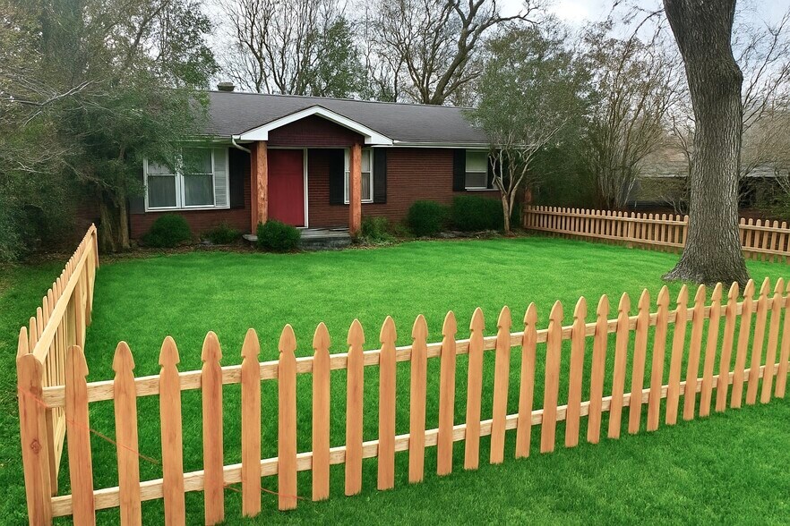 Primary Photo - 565 Whispering Hills Dr