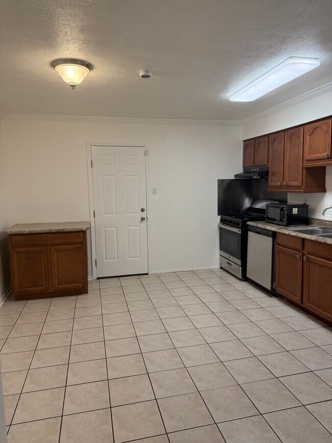 Building Photo - 3403 Tambour Dr