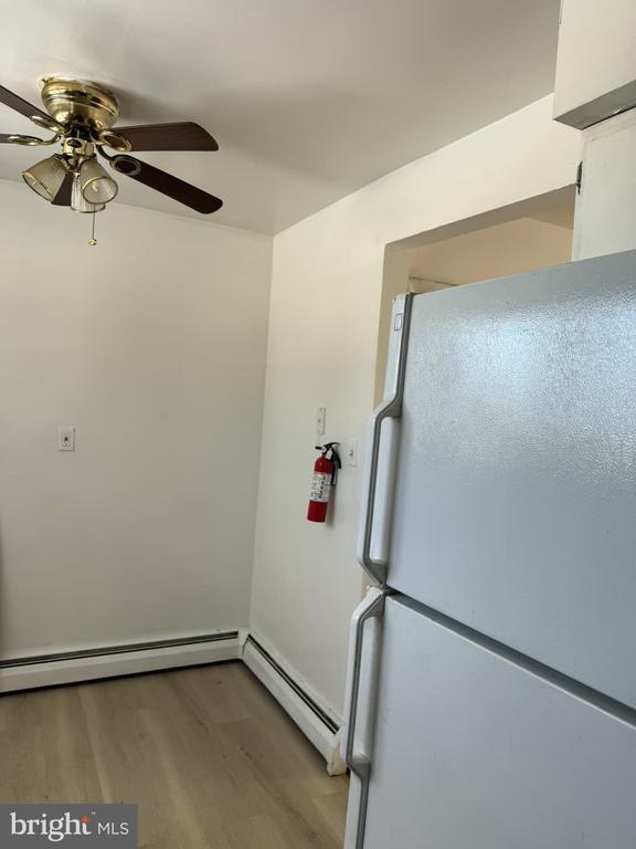 Building Photo - 219 W 6th St