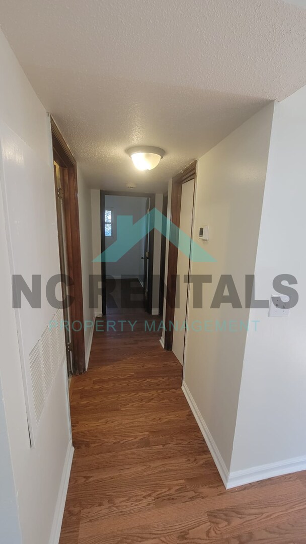 Building Photo - 2559 Green Oaks Ct SE