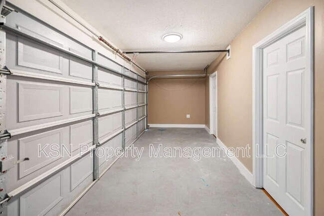 Building Photo - 123 Salt Landing Cir