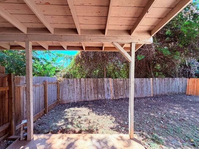 Building Photo - 2303 Whitlow Cove