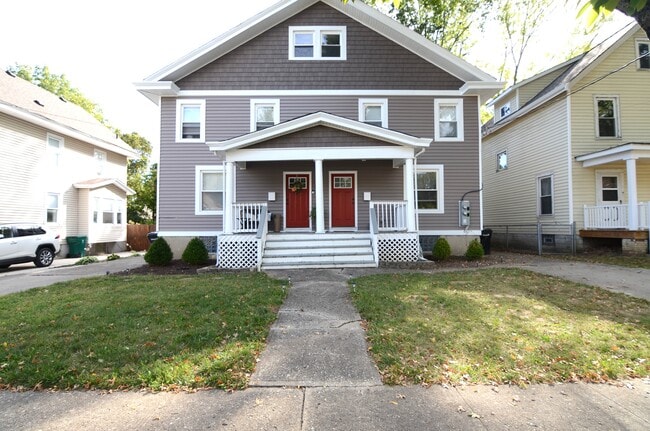 Building Photo - 6105 Bramble Ave
